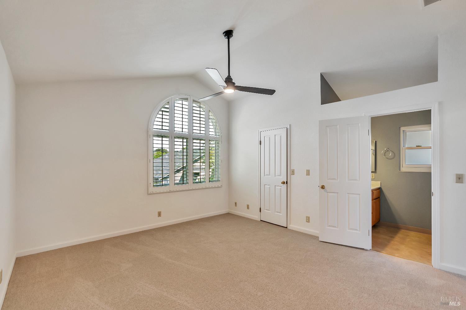 Detail Gallery Image 15 of 36 For 9525 Camelot Dr, Windsor,  CA 95492 - 4 Beds | 2/1 Baths