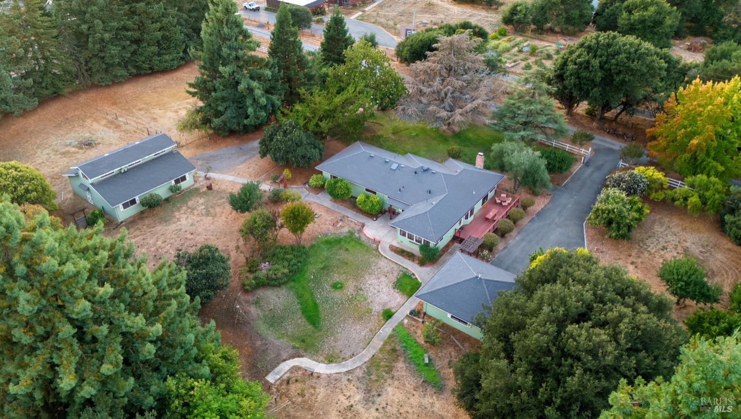 Detail Gallery Image 9 of 60 For 4047 Petaluma Blvd, Petaluma,  CA 94952 - 3 Beds | 2 Baths