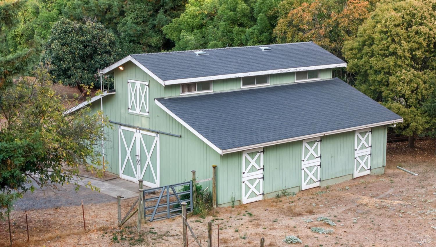 Detail Gallery Image 4 of 60 For 4047 Petaluma Blvd, Petaluma,  CA 94952 - 3 Beds | 2 Baths