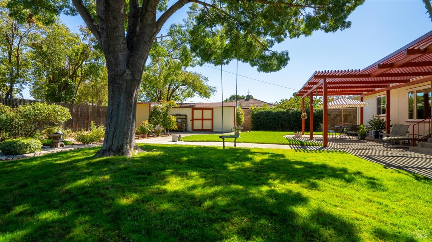 Detail Gallery Image 3 of 63 For 1036 Washington St, Fairfield,  CA 94533 - 3 Beds | 2 Baths