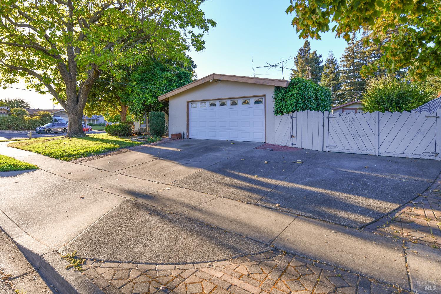 Detail Gallery Image 6 of 27 For 3520 Beckworth Dr, Napa,  CA 94558 - 3 Beds | 2 Baths