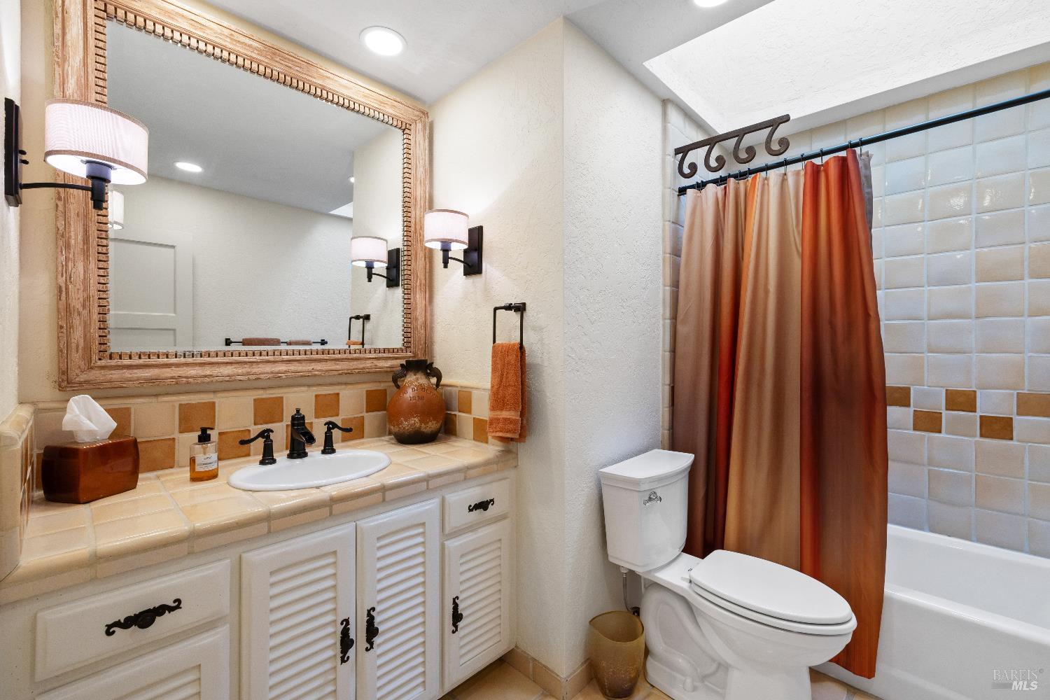 Detail Gallery Image 31 of 44 For 260 Clorinda Ave, San Rafael,  CA 94901 - 4 Beds | 3 Baths