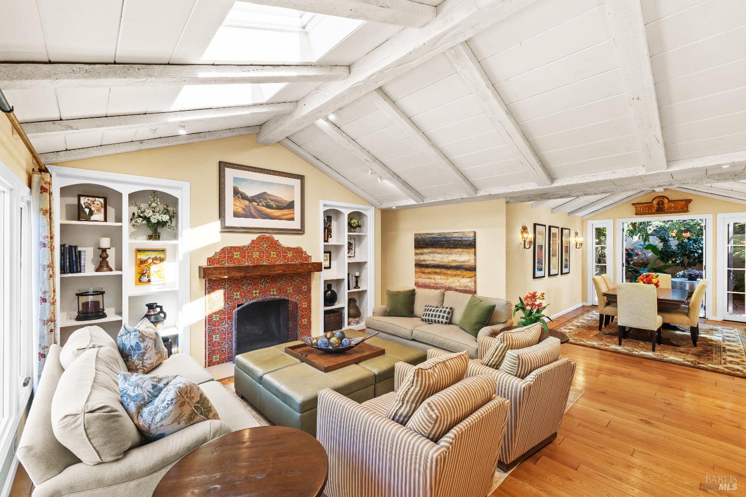 Detail Gallery Image 9 of 44 For 260 Clorinda Ave, San Rafael,  CA 94901 - 4 Beds | 3 Baths