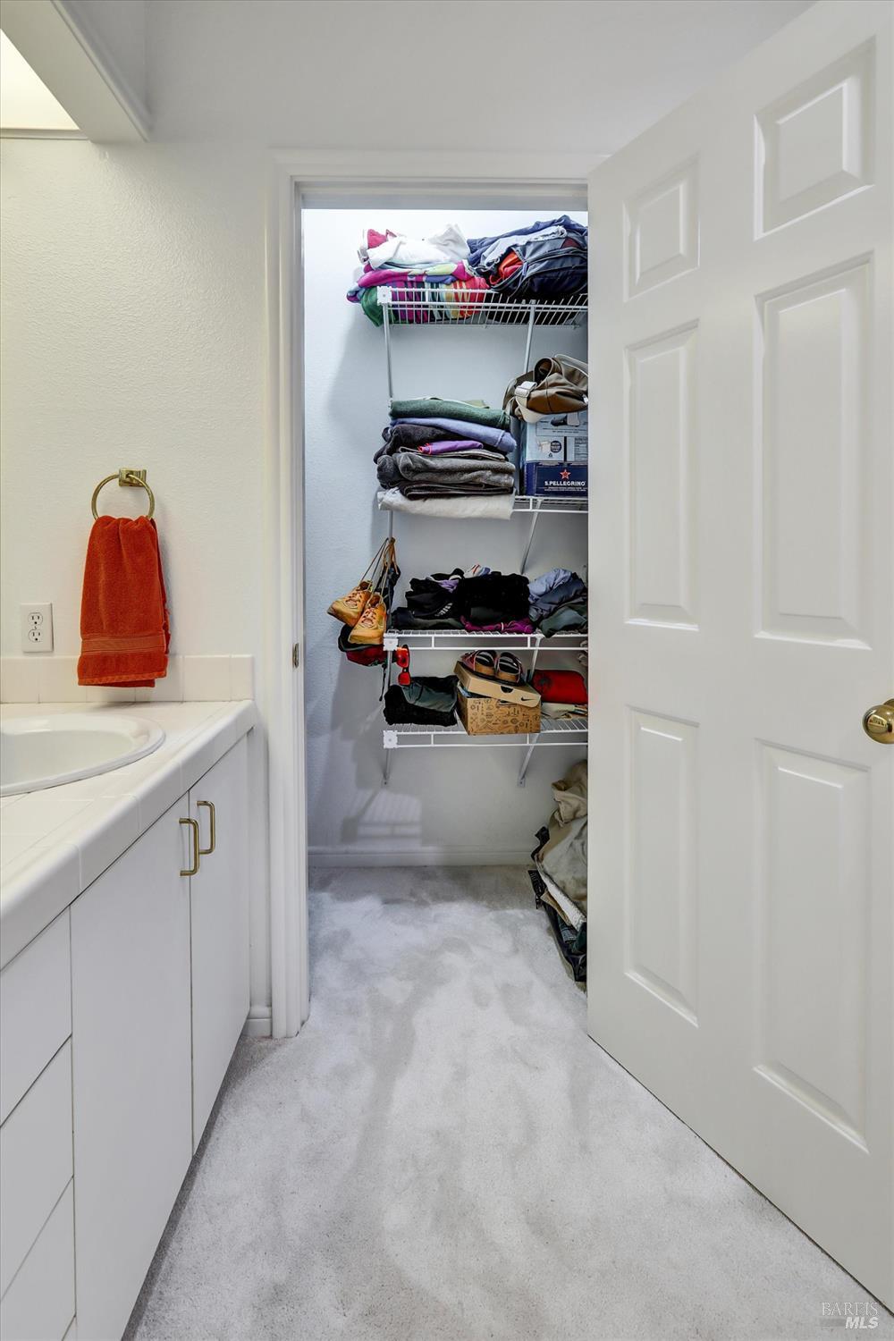 Detail Gallery Image 10 of 16 For 116 Eucalyptus Knoll St, Mill Valley,  CA 94941 - 1 Beds | 1/1 Baths