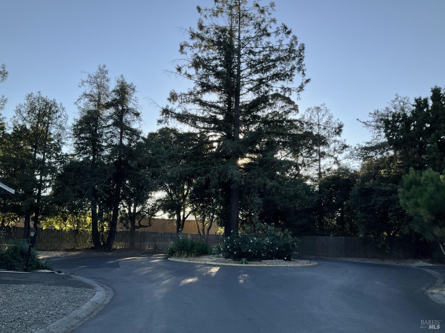 Detail Gallery Image 15 of 18 For 1003 Sonoma Ct, Petaluma,  CA 94954 - 2 Beds | 2 Baths