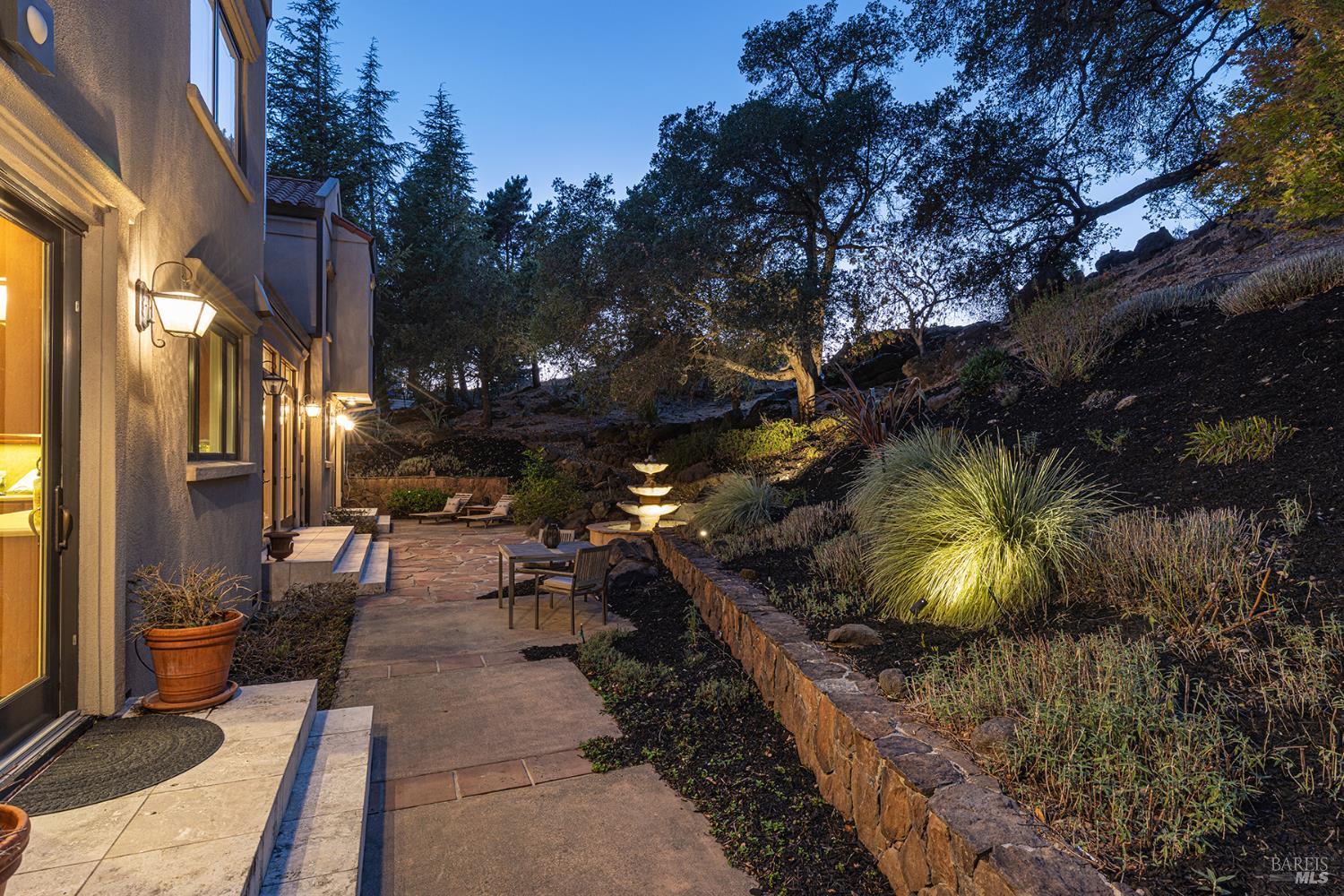 Detail Gallery Image 30 of 72 For 145 Canyon Ct, Napa,  CA 94558 - 5 Beds | 4/1 Baths