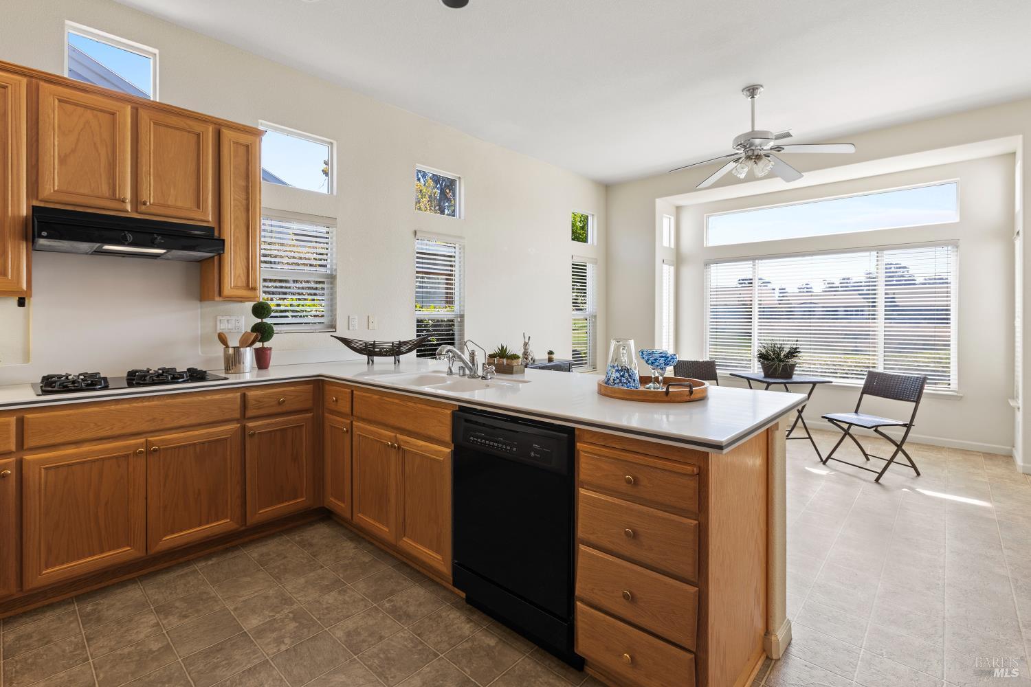 Detail Gallery Image 30 of 69 For 319 Cedar Ridge Dr, Rio Vista,  CA 94571 - 2 Beds | 2/1 Baths