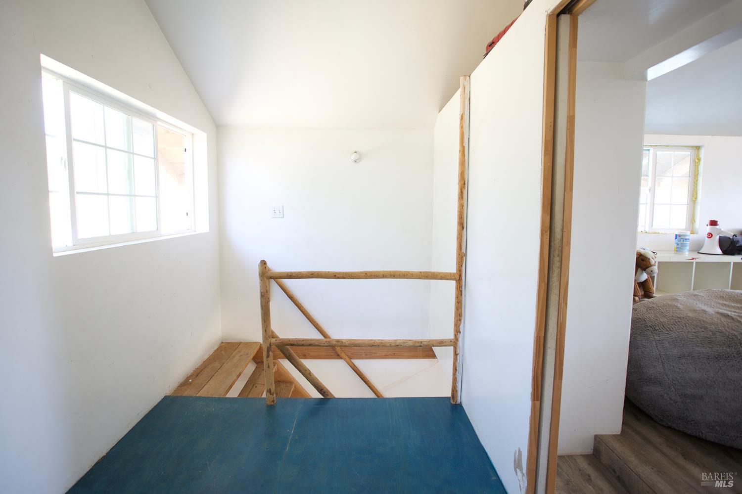 Detail Gallery Image 9 of 14 For 35100 Mendocino Pass Rd, Covelo,  CA 95428 - 2 Beds | 1 Baths