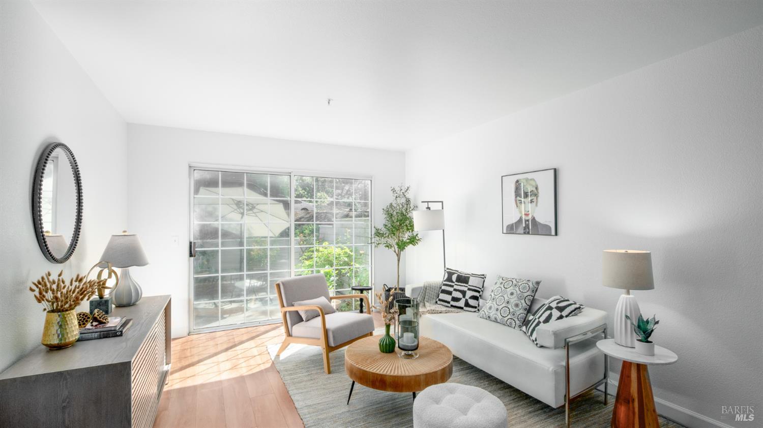 Detail Gallery Image 3 of 36 For 4 Bridle Path Ln, Novato,  CA 94945 - 2 Beds | 1 Baths