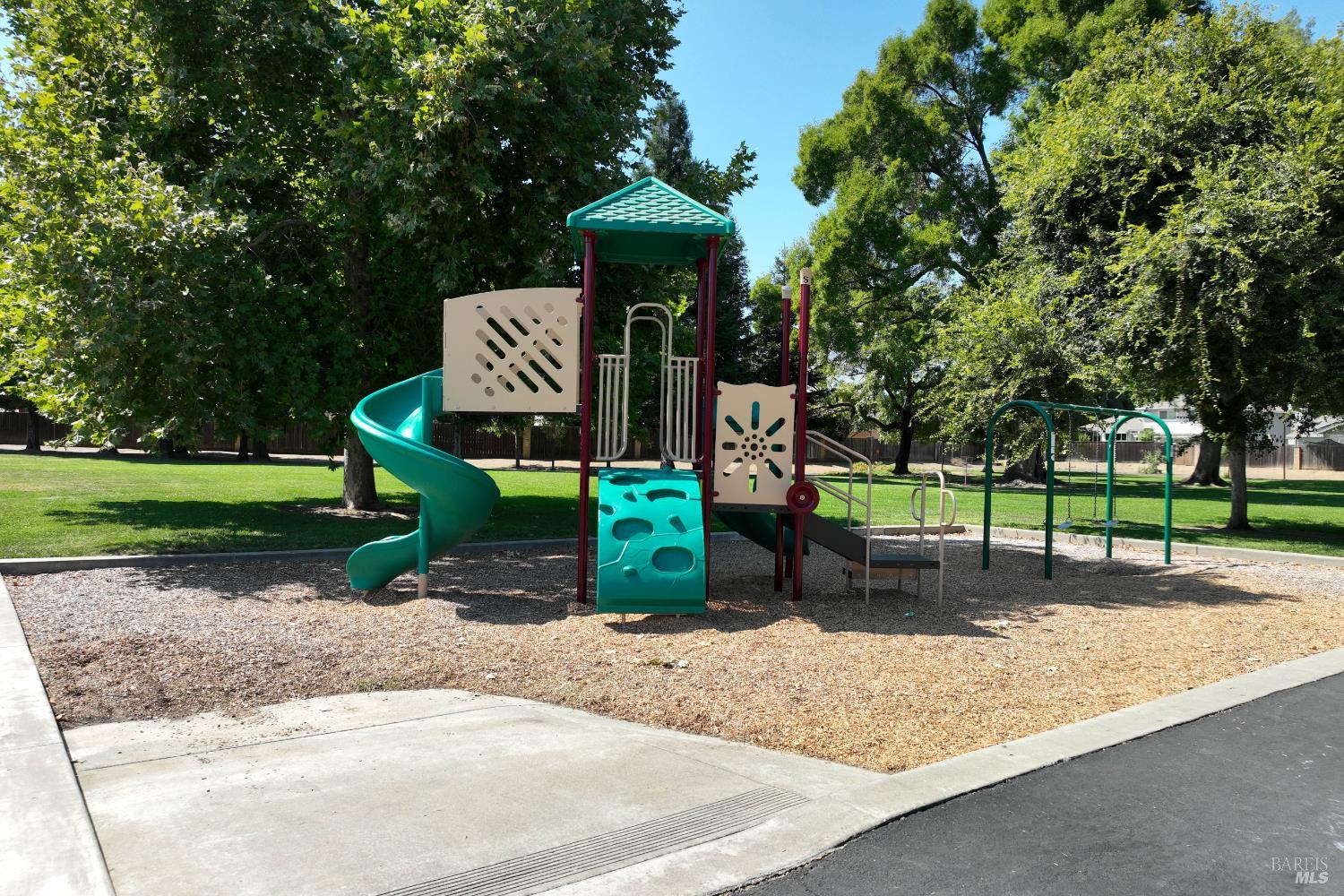 Detail Gallery Image 71 of 79 For 119 Woodstock Cir, Vacaville,  CA 95687 - 4 Beds | 2/1 Baths