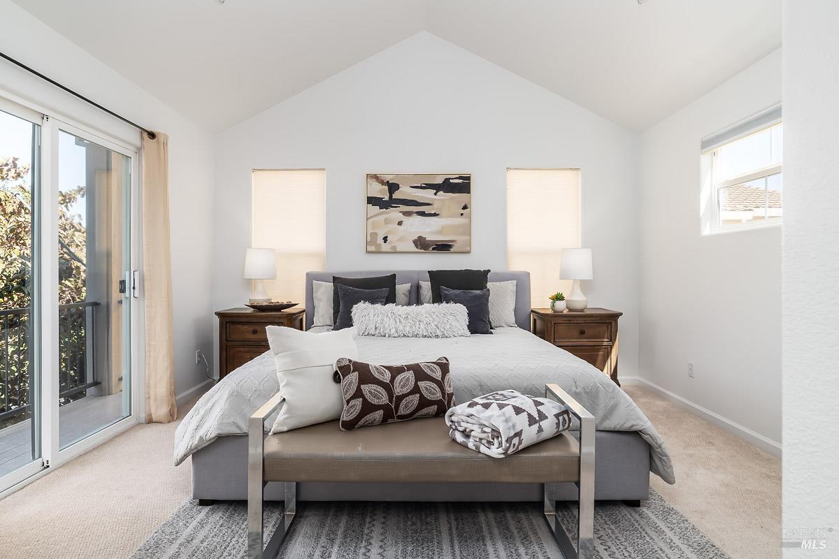 Detail Gallery Image 14 of 28 For 62 Holliday Dr, Novato,  CA 94949 - 2 Beds | 2/1 Baths