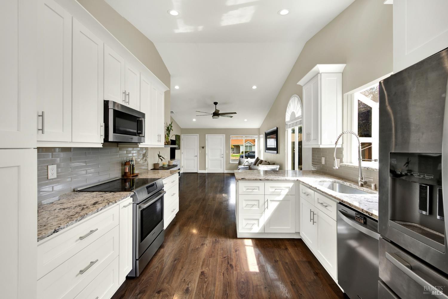 Detail Gallery Image 11 of 48 For 376 Bishop Dr, Vacaville,  CA 95687 - 3 Beds | 2 Baths