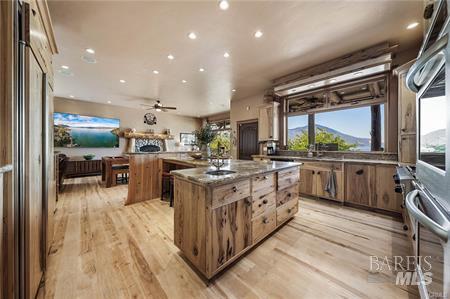 Detail Gallery Image 4 of 72 For 2894 Silverado St, Clearlake,  CA 95424 - 3 Beds | 2/1 Baths