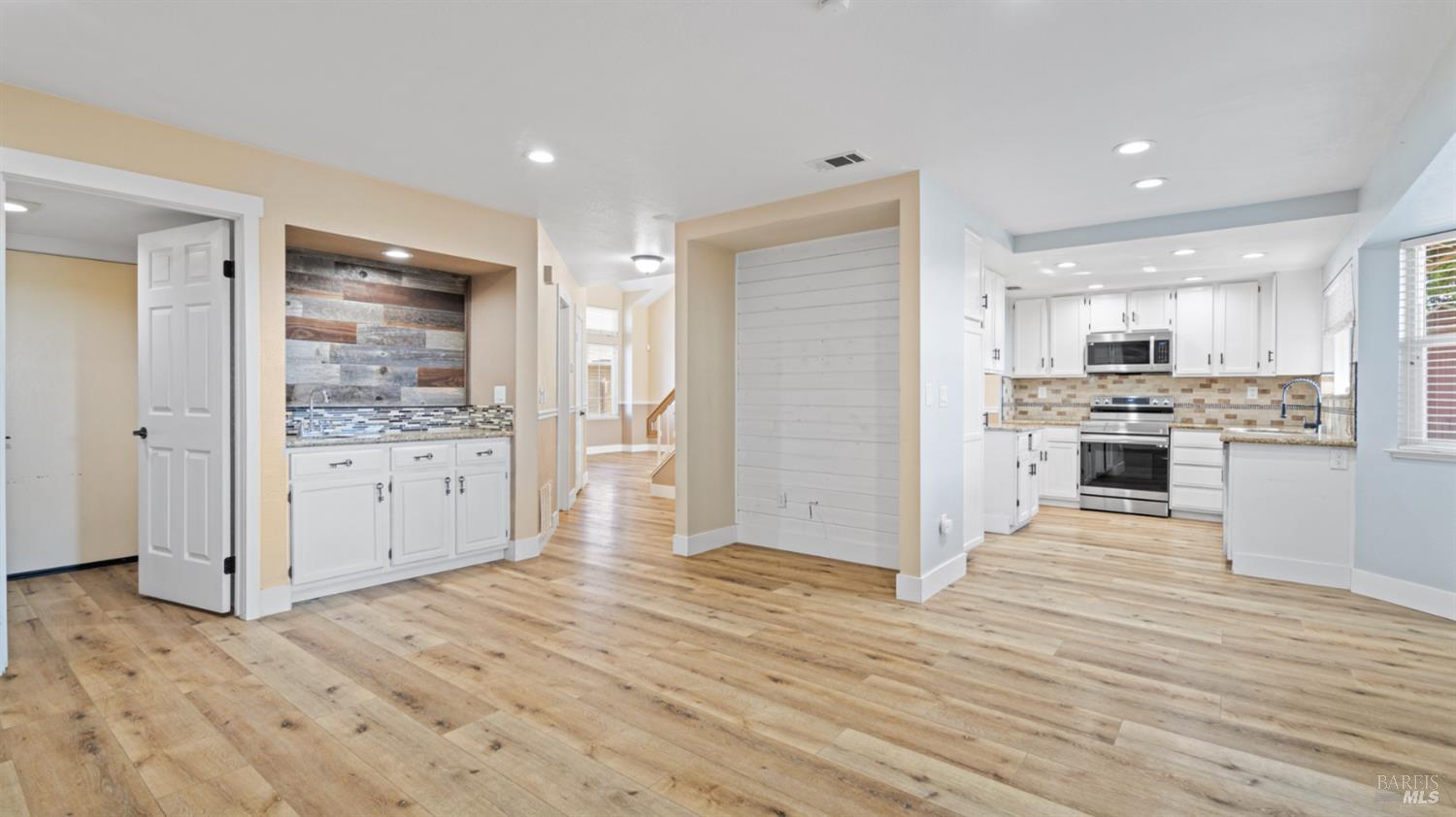 Detail Gallery Image 17 of 44 For 2415 Tea Ct, Fairfield,  CA 94534 - 3 Beds | 2/1 Baths