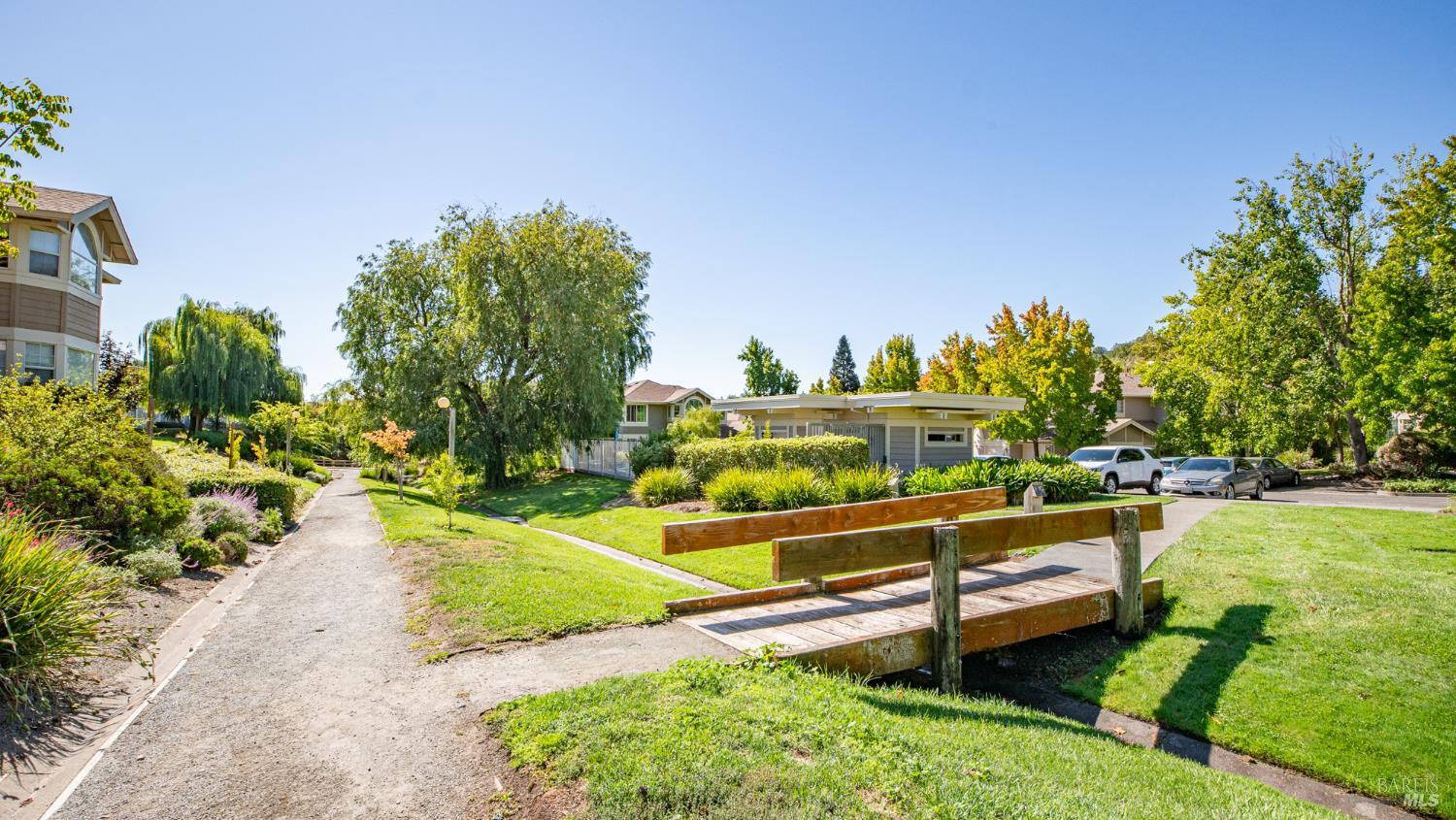 Detail Gallery Image 25 of 36 For 4 Bridle Path Ln, Novato,  CA 94945 - 2 Beds | 1 Baths