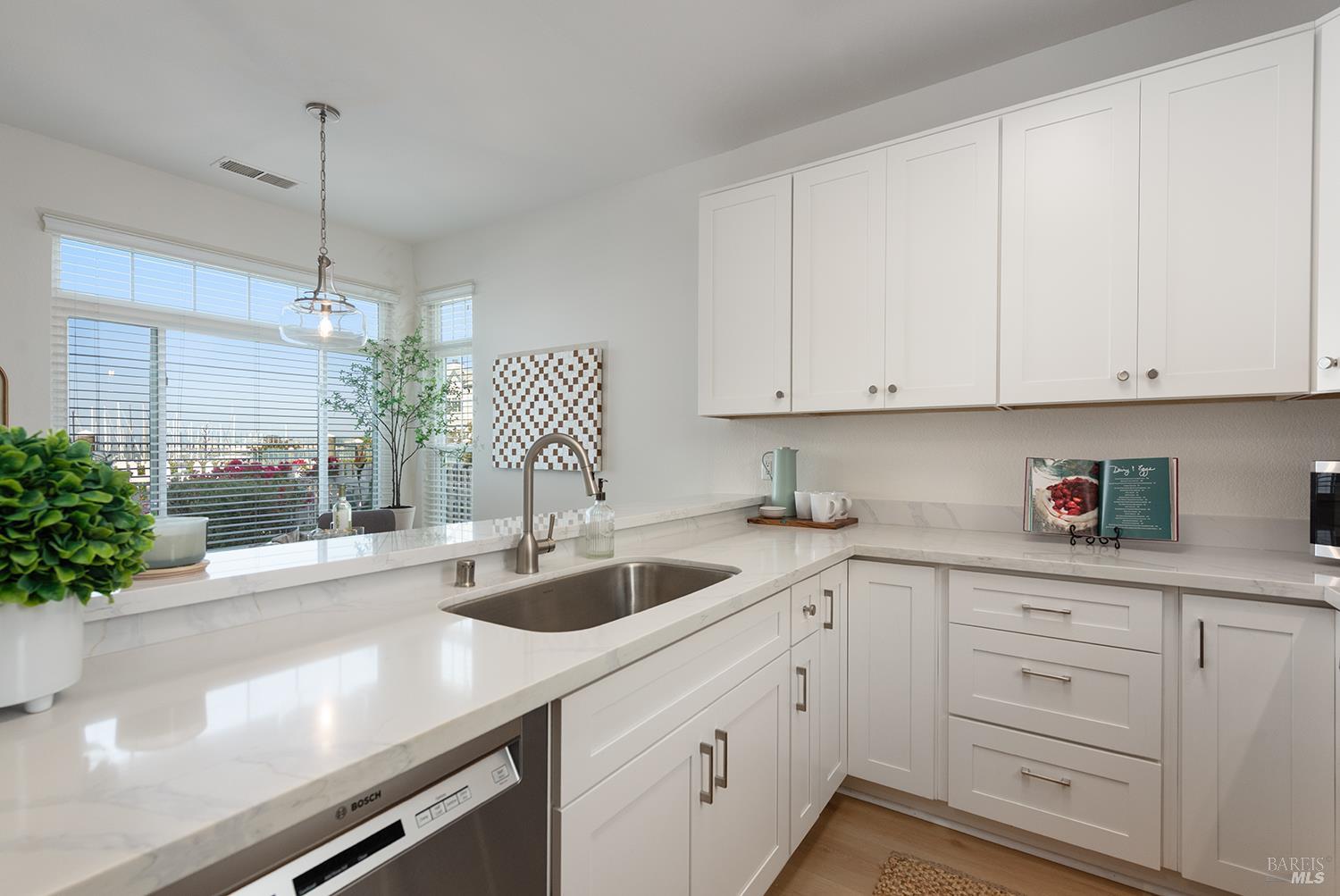 Detail Gallery Image 19 of 29 For 306 Commodore Dr, Richmond,  CA 94804 - 2 Beds | 2/1 Baths