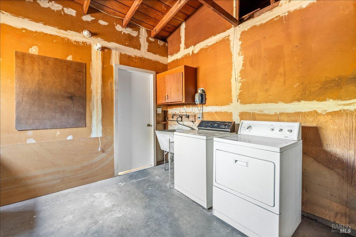 Detail Gallery Image 18 of 24 For 84 Canyon Rd, Fairfax,  CA 94930 - 3 Beds | 1 Baths