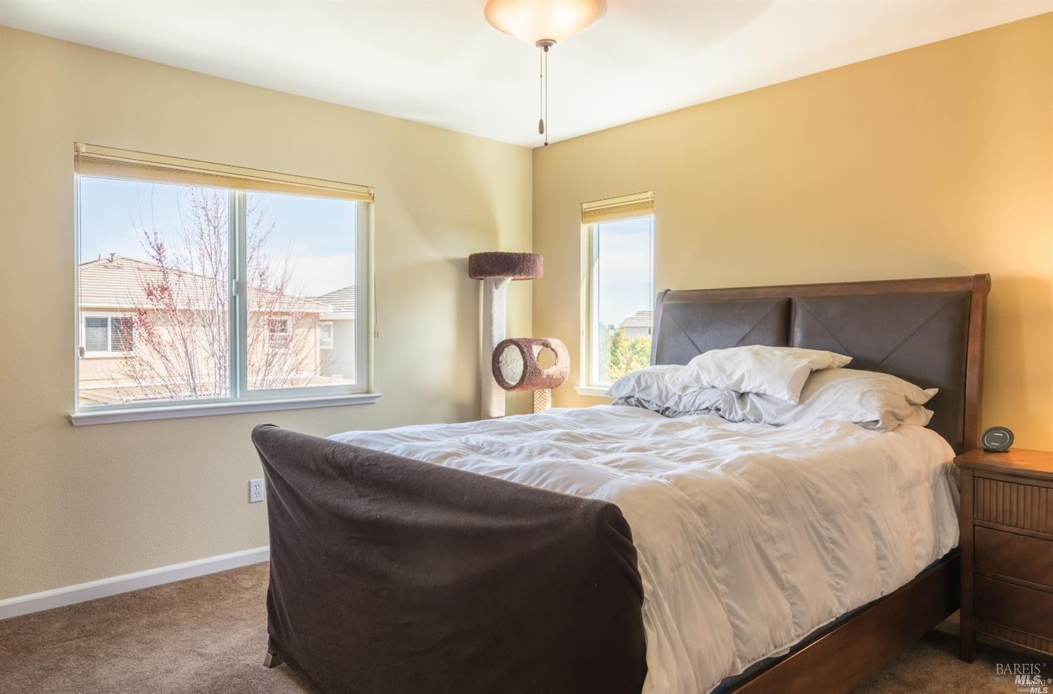 Detail Gallery Image 16 of 22 For 2222 Newcastle Dr, Vacaville,  CA 95687 - 3 Beds | 2/1 Baths