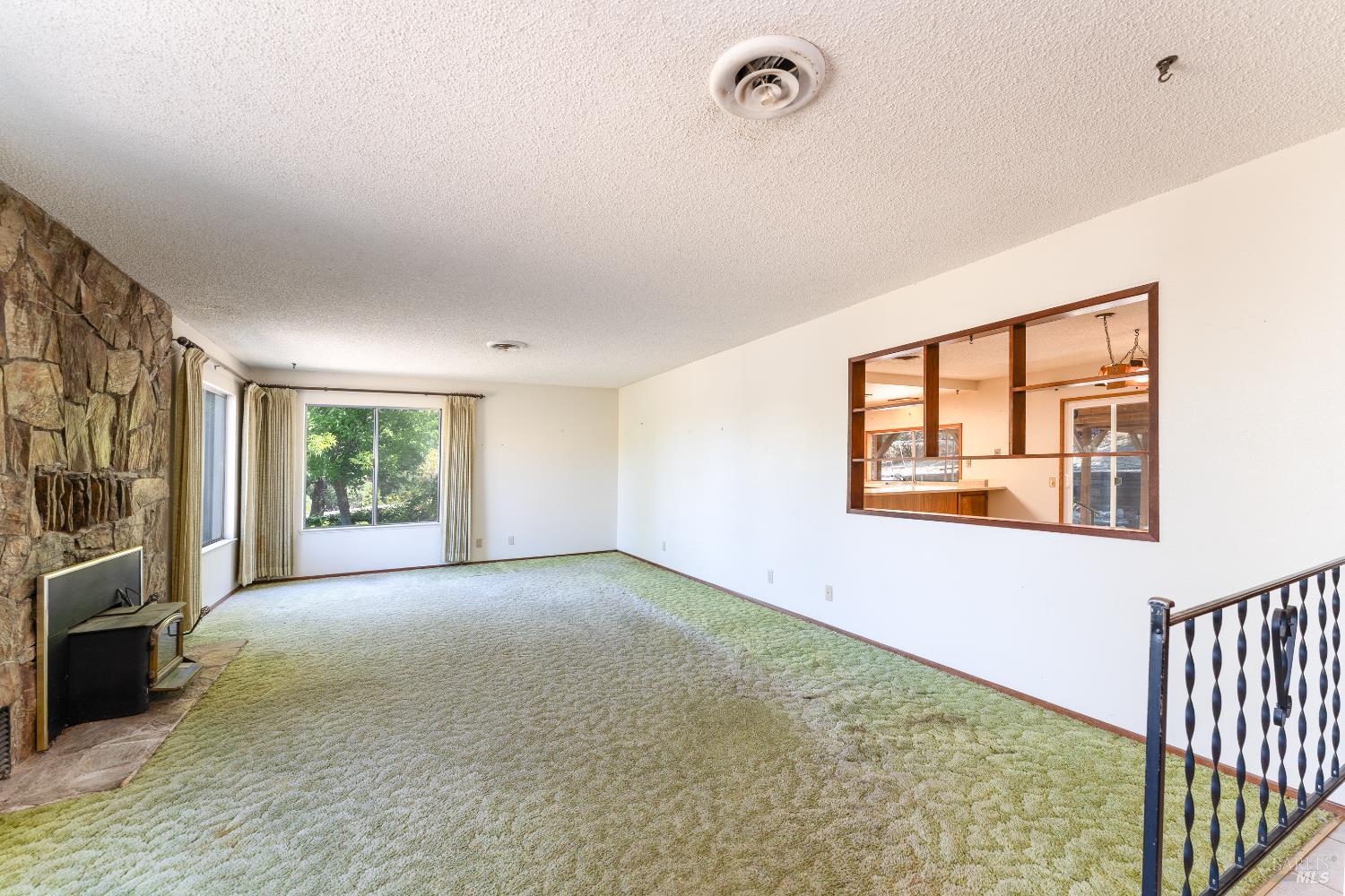 Detail Gallery Image 7 of 33 For 641 Blue Oak Dr, Ukiah,  CA 95482 - 4 Beds | 2 Baths