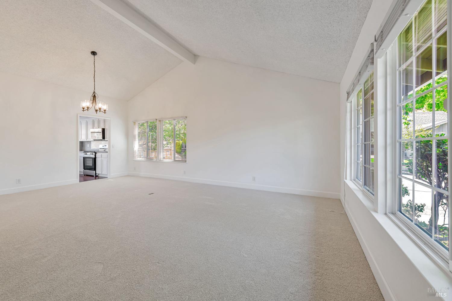 Detail Gallery Image 13 of 31 For 107 Partridge Dr, Novato,  CA 94945 - 3 Beds | 2 Baths