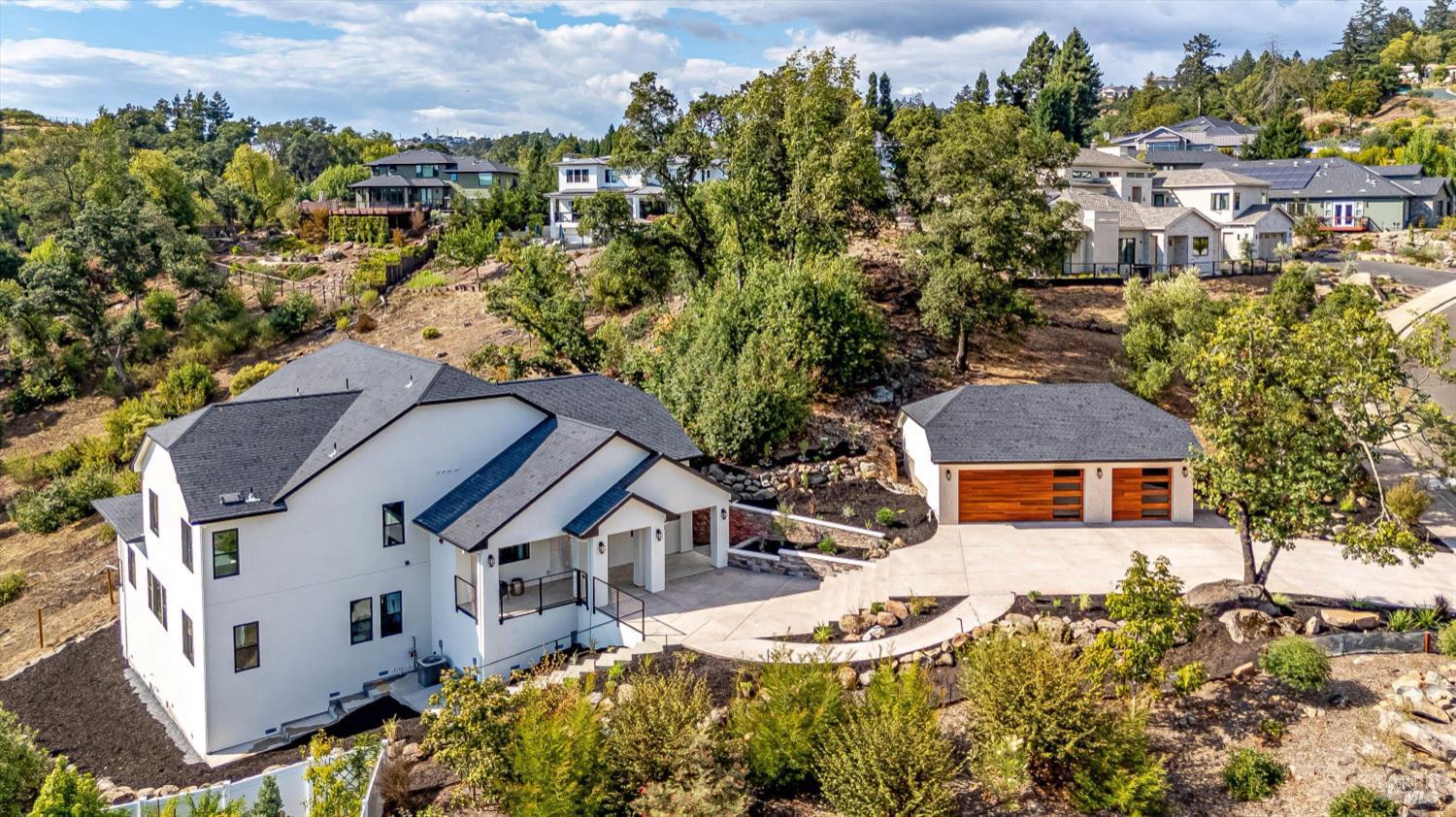 Detail Gallery Image 30 of 35 For 3511 Hanover Pl, Santa Rosa,  CA 95404 - 4 Beds | 3/1 Baths