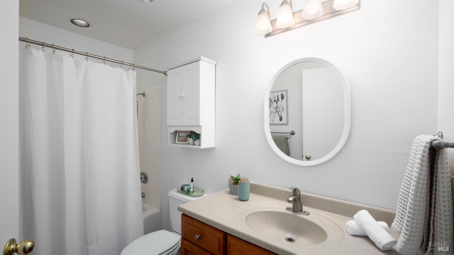 Detail Gallery Image 15 of 36 For 4 Bridle Path Ln, Novato,  CA 94945 - 2 Beds | 1 Baths