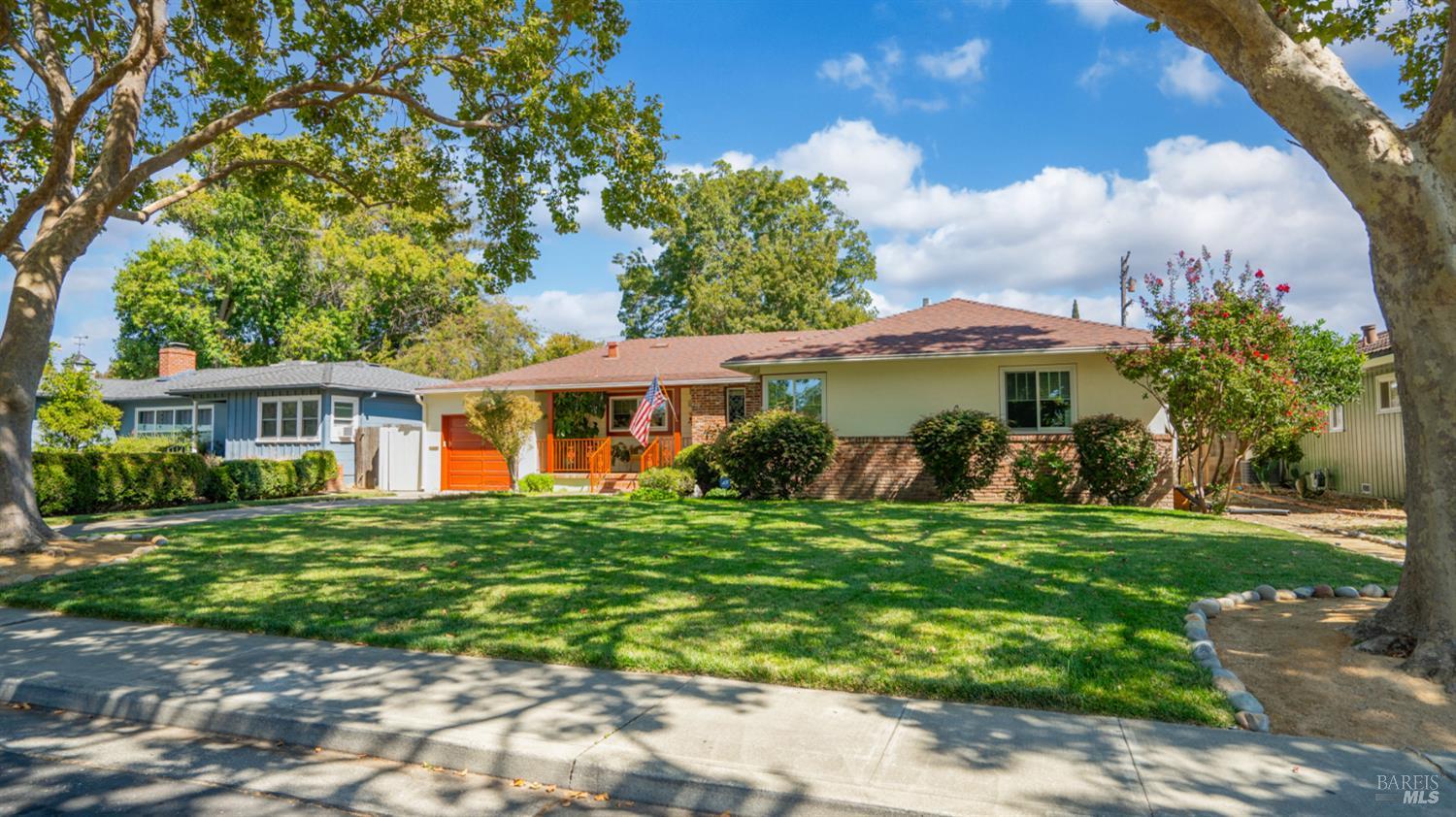 Detail Gallery Image 4 of 63 For 1036 Washington St, Fairfield,  CA 94533 - 3 Beds | 2 Baths