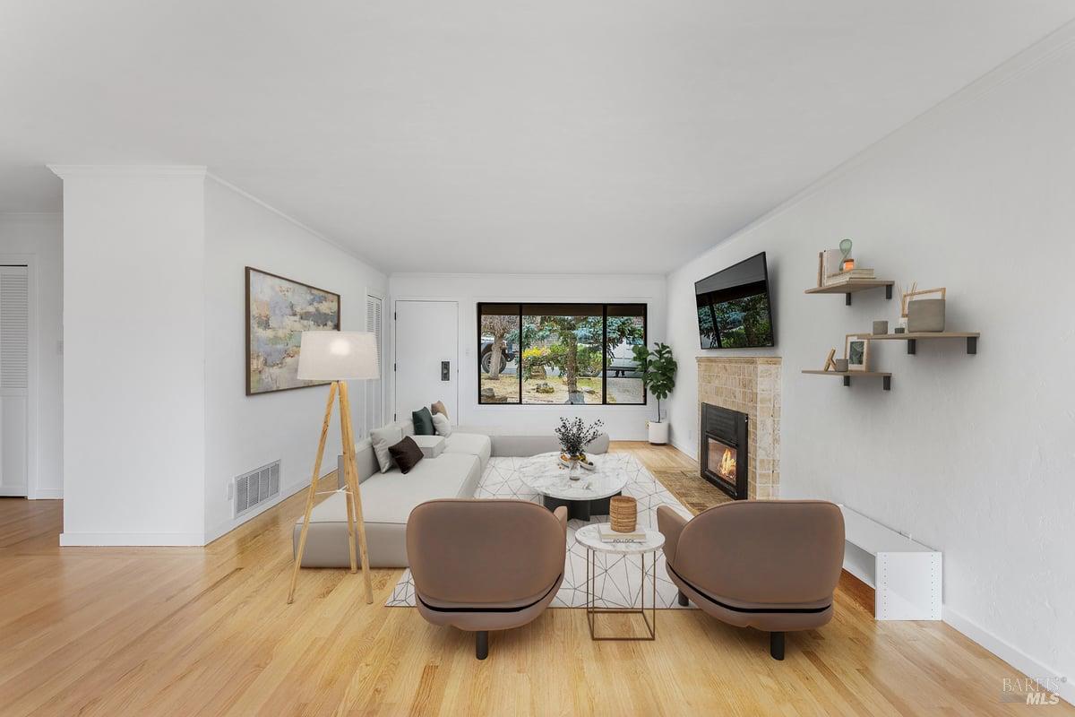 Detail Gallery Image 5 of 24 For 10 Hazel Ct, San Rafael,  CA 94901 - 2 Beds | 2 Baths
