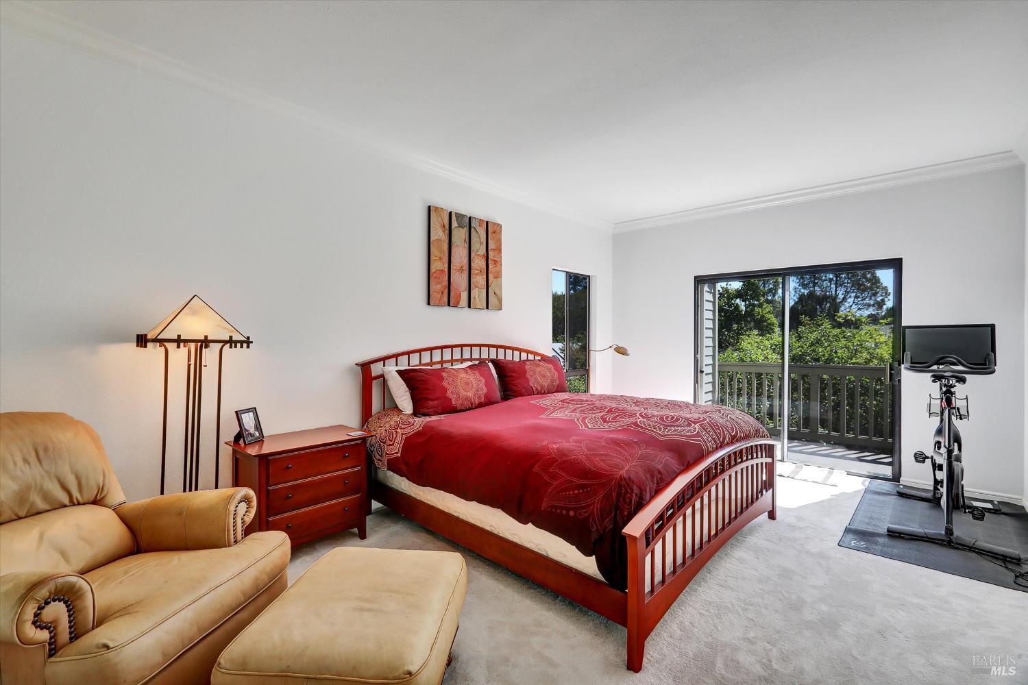Detail Gallery Image 6 of 16 For 116 Eucalyptus Knoll St, Mill Valley,  CA 94941 - 1 Beds | 1/1 Baths