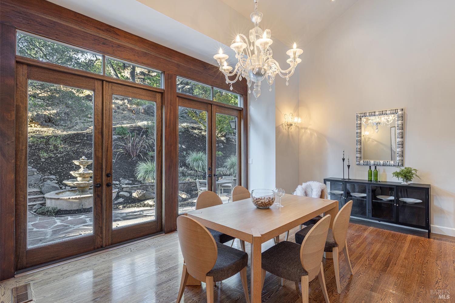 Detail Gallery Image 8 of 72 For 145 Canyon Ct, Napa,  CA 94558 - 5 Beds | 4/1 Baths