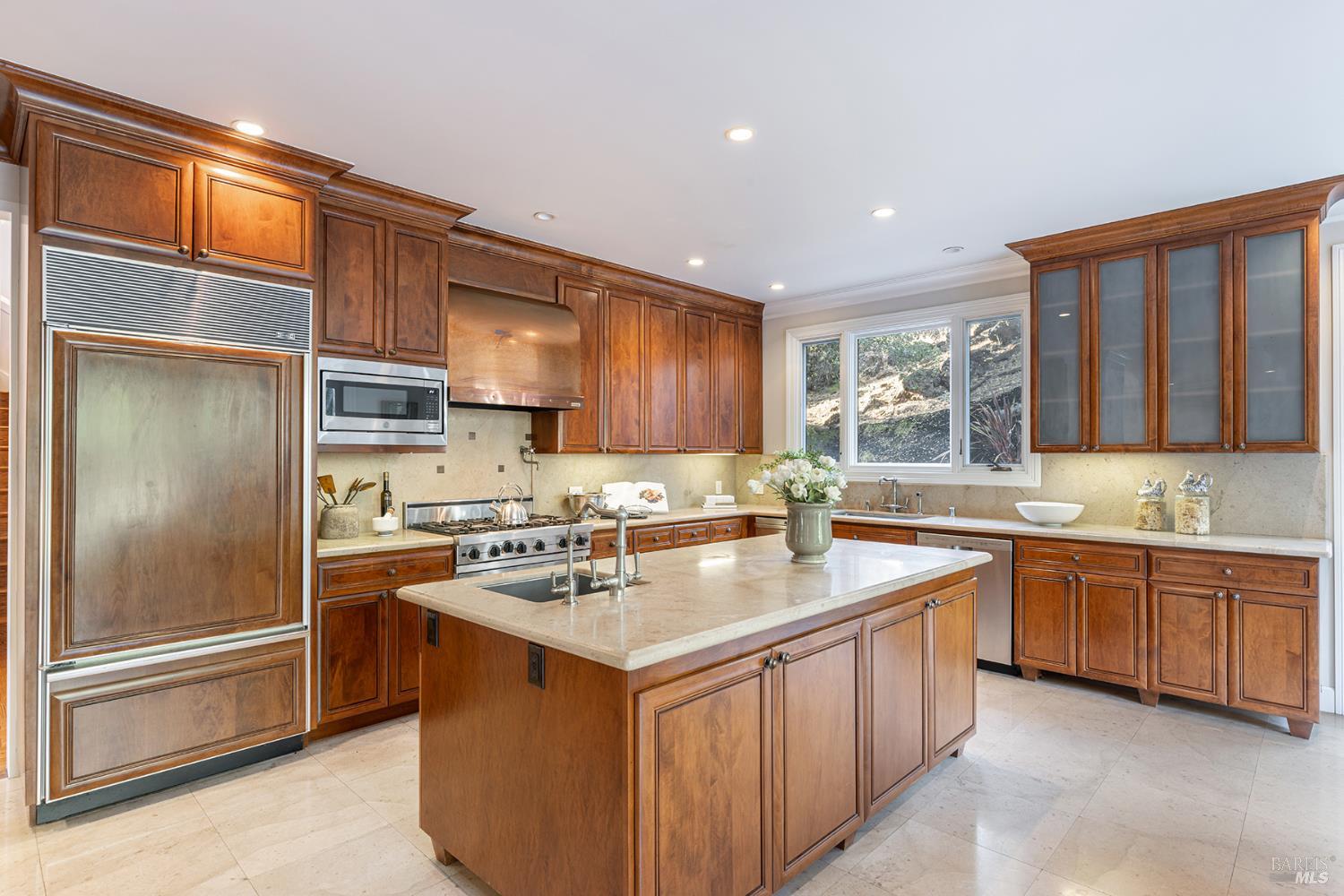 Detail Gallery Image 35 of 72 For 145 Canyon Ct, Napa,  CA 94558 - 5 Beds | 4/1 Baths