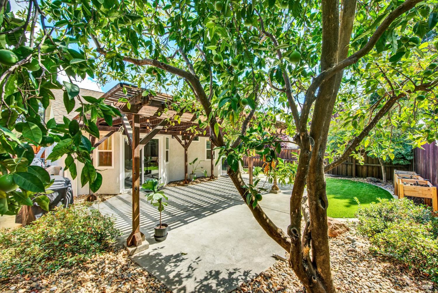 Detail Gallery Image 32 of 48 For 376 Bishop Dr, Vacaville,  CA 95687 - 3 Beds | 2 Baths