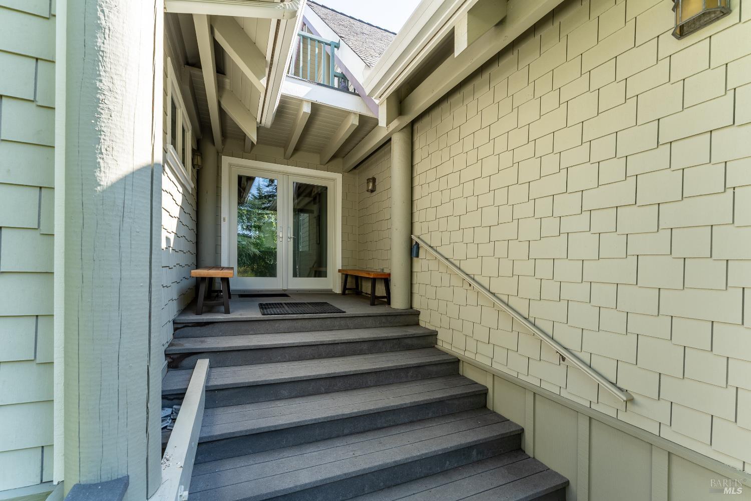 Detail Gallery Image 4 of 86 For 8301 West Side Potter Valley Rd, Potter Valley,  CA 95469 - 2 Beds | 3 Baths