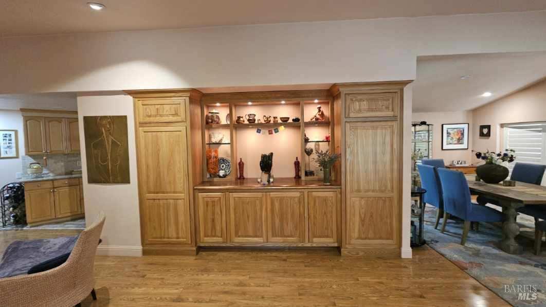 Detail Gallery Image 2 of 7 For 2 La Cuesta Ct, Saint Helena,  CA 94574 - 2 Beds | 2 Baths