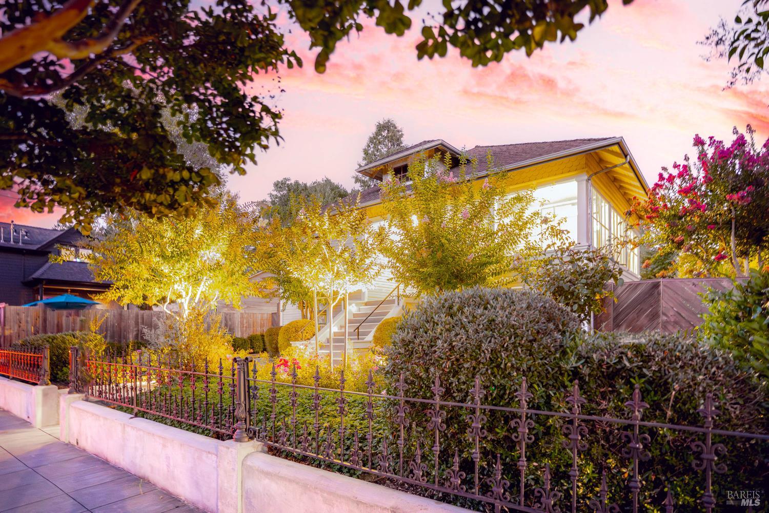 Detail Gallery Image 2 of 76 For 362 Jefferson St, Napa,  CA 94559 - 2 Beds | 2 Baths
