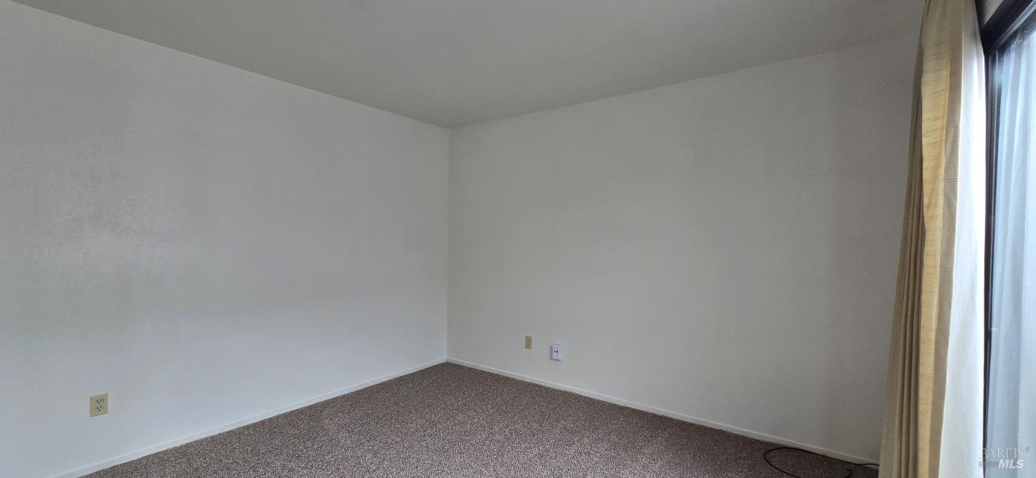 Detail Gallery Image 5 of 13 For 232 Grand Canyon Dr, Vacaville,  CA 95687 - 2 Beds | 2 Baths