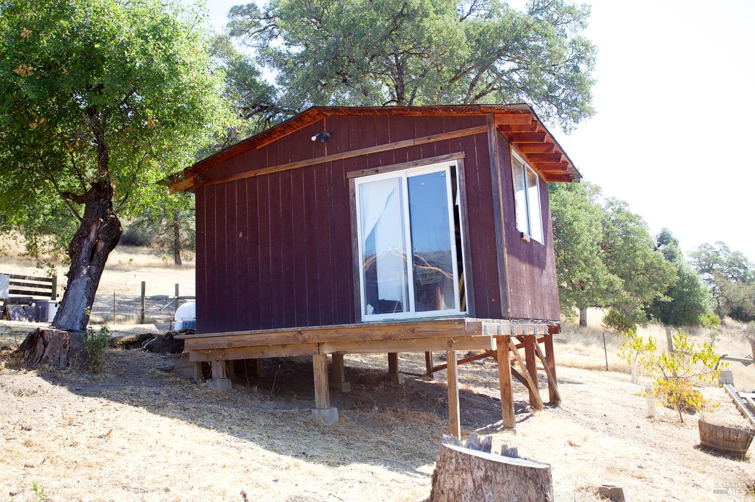 Detail Gallery Image 11 of 14 For 35100 Mendocino Pass Rd, Covelo,  CA 95428 - 2 Beds | 1 Baths