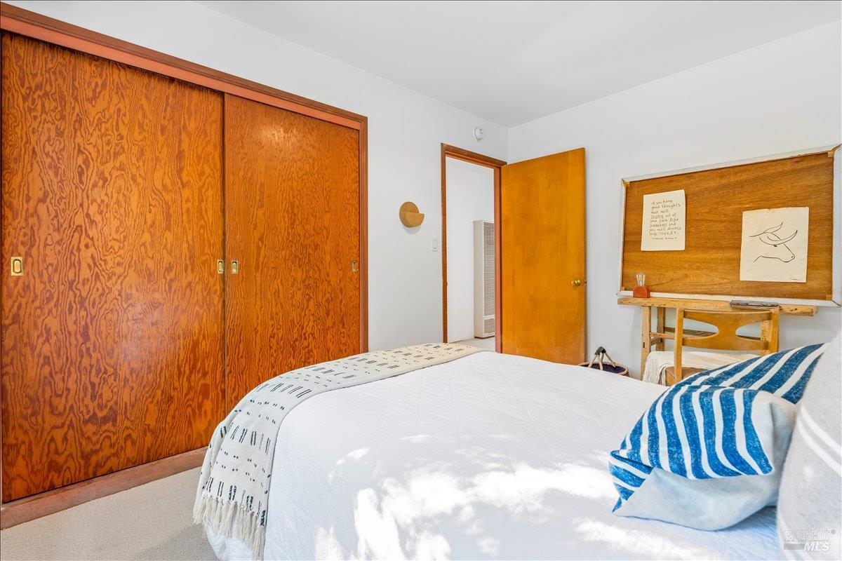 Detail Gallery Image 11 of 24 For 84 Canyon Rd, Fairfax,  CA 94930 - 3 Beds | 1 Baths