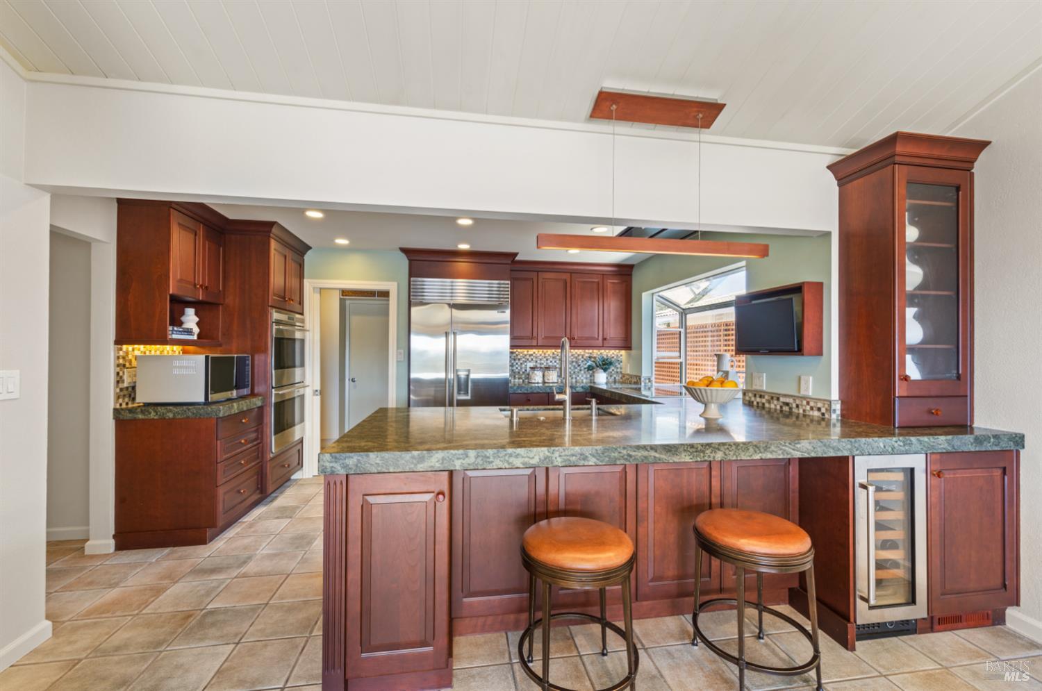 Detail Gallery Image 17 of 56 For 126 San Marino Dr, San Rafael,  CA 94901 - 5 Beds | 3/1 Baths