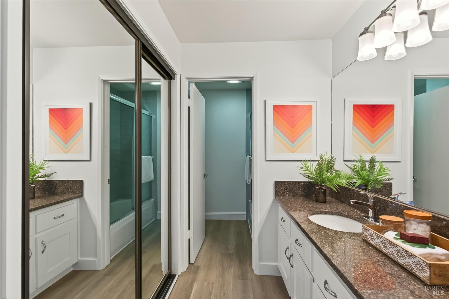 Detail Gallery Image 18 of 28 For 71 Scottsdale Way, Novato,  CA 94947 - 2 Beds | 1/1 Baths