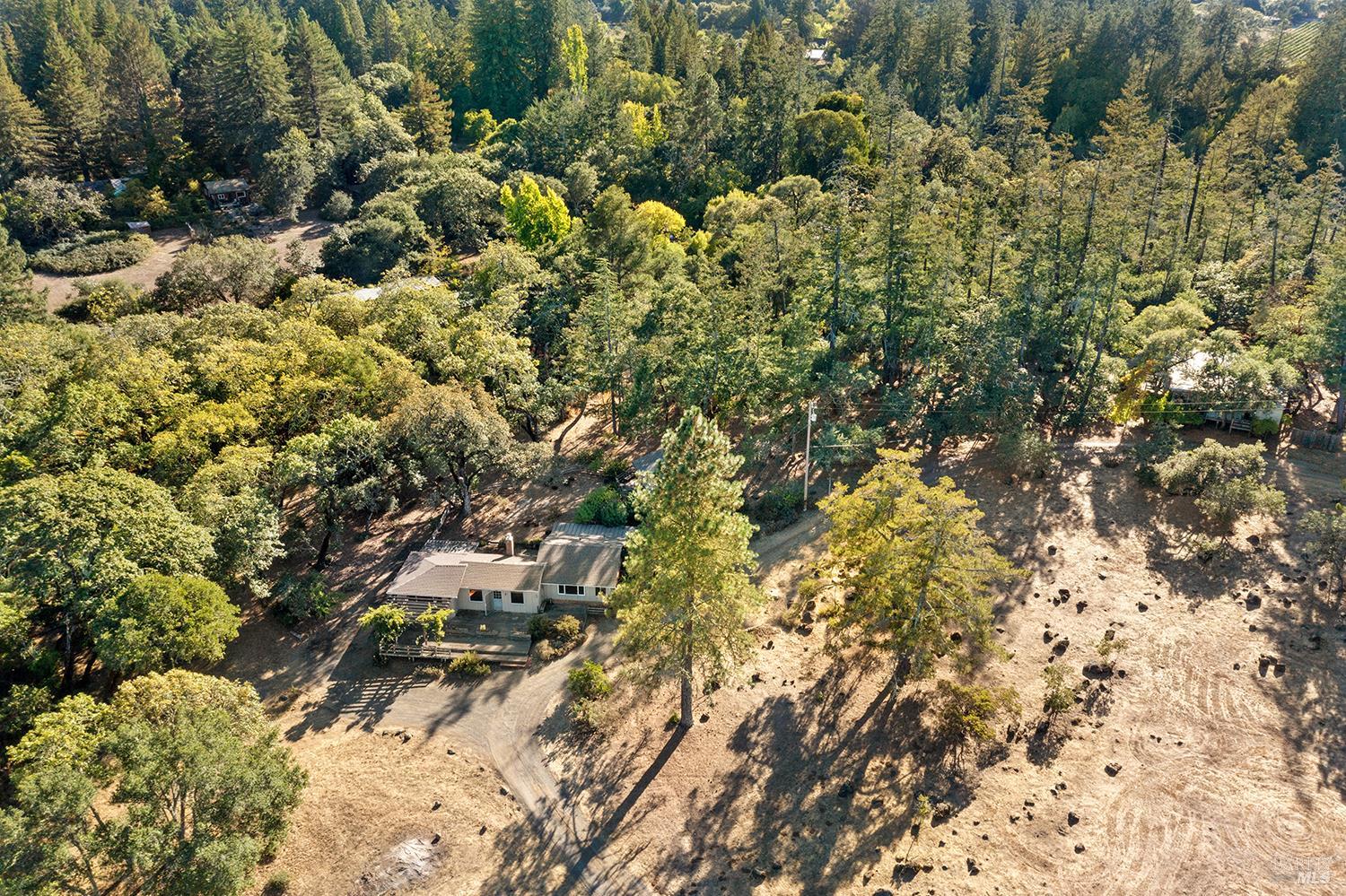 Detail Gallery Image 2 of 79 For 12936 Bones Ln, Sebastopol,  CA 95472 - 3 Beds | 2 Baths