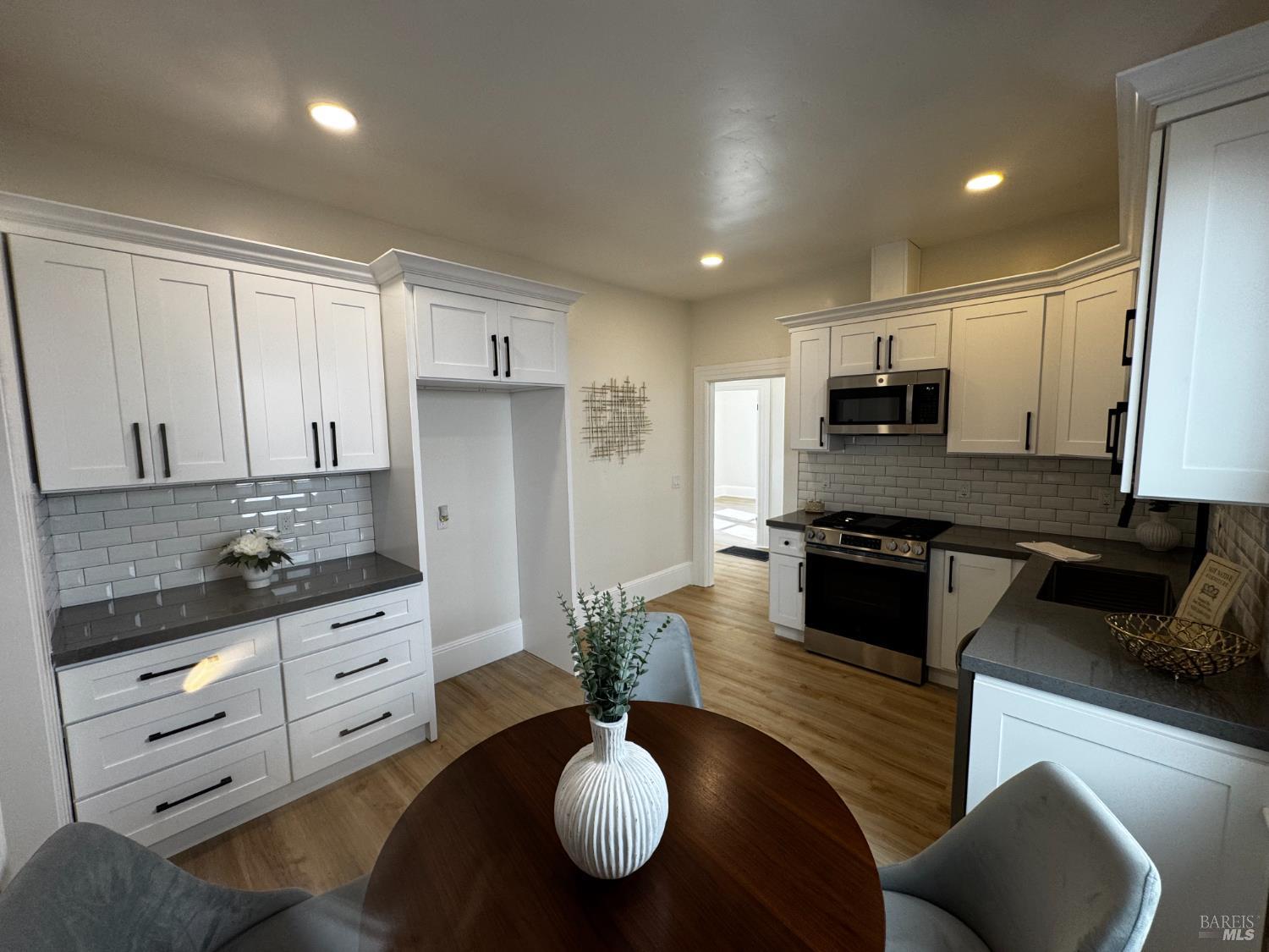 Detail Gallery Image 10 of 25 For 43 11th St, Richmond,  CA 94801 - 3 Beds | 2 Baths