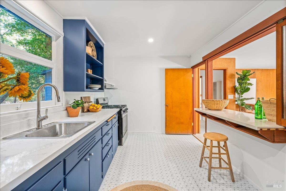 Detail Gallery Image 14 of 24 For 84 Canyon Rd, Fairfax,  CA 94930 - 3 Beds | 1 Baths