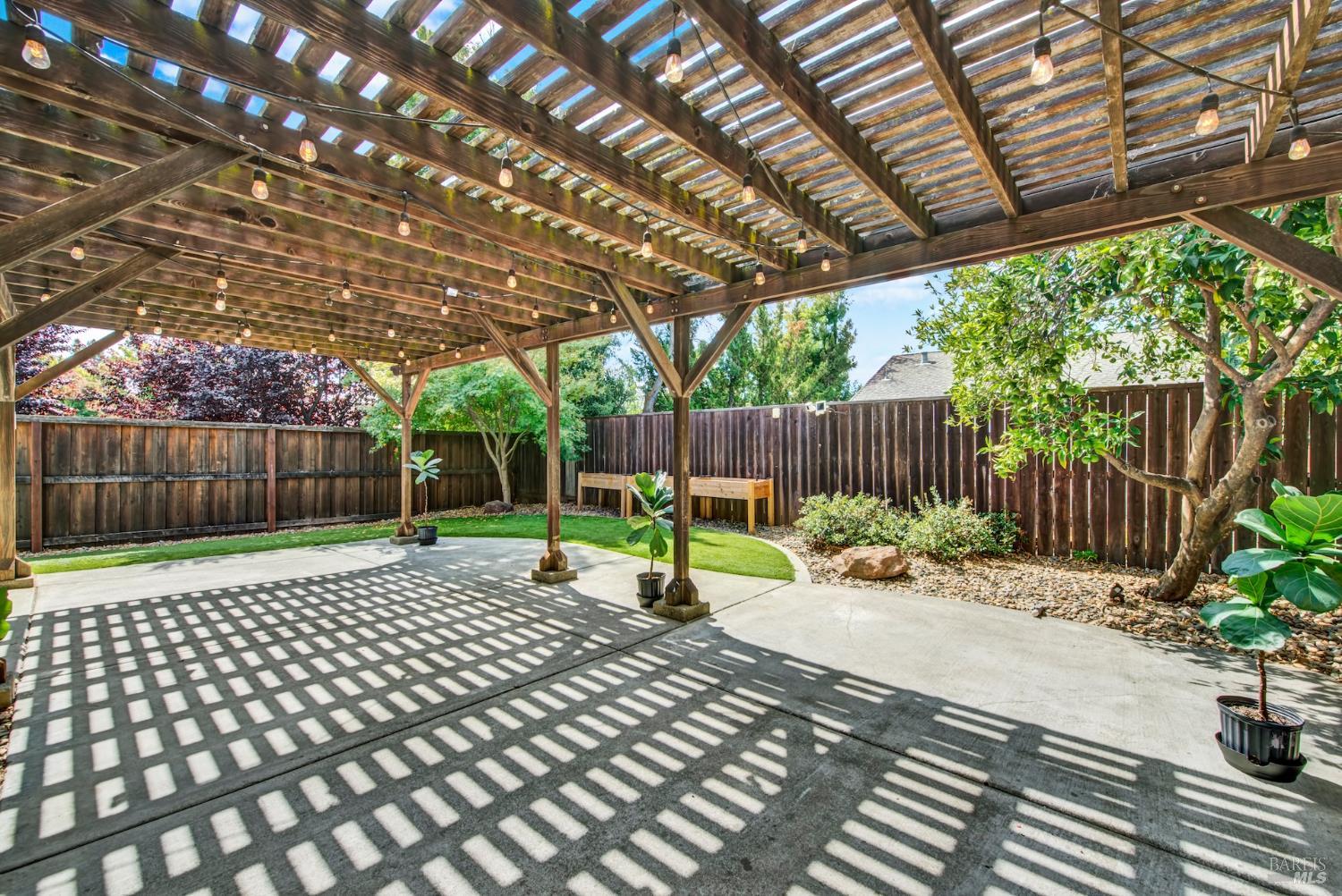 Detail Gallery Image 35 of 48 For 376 Bishop Dr, Vacaville,  CA 95687 - 3 Beds | 2 Baths