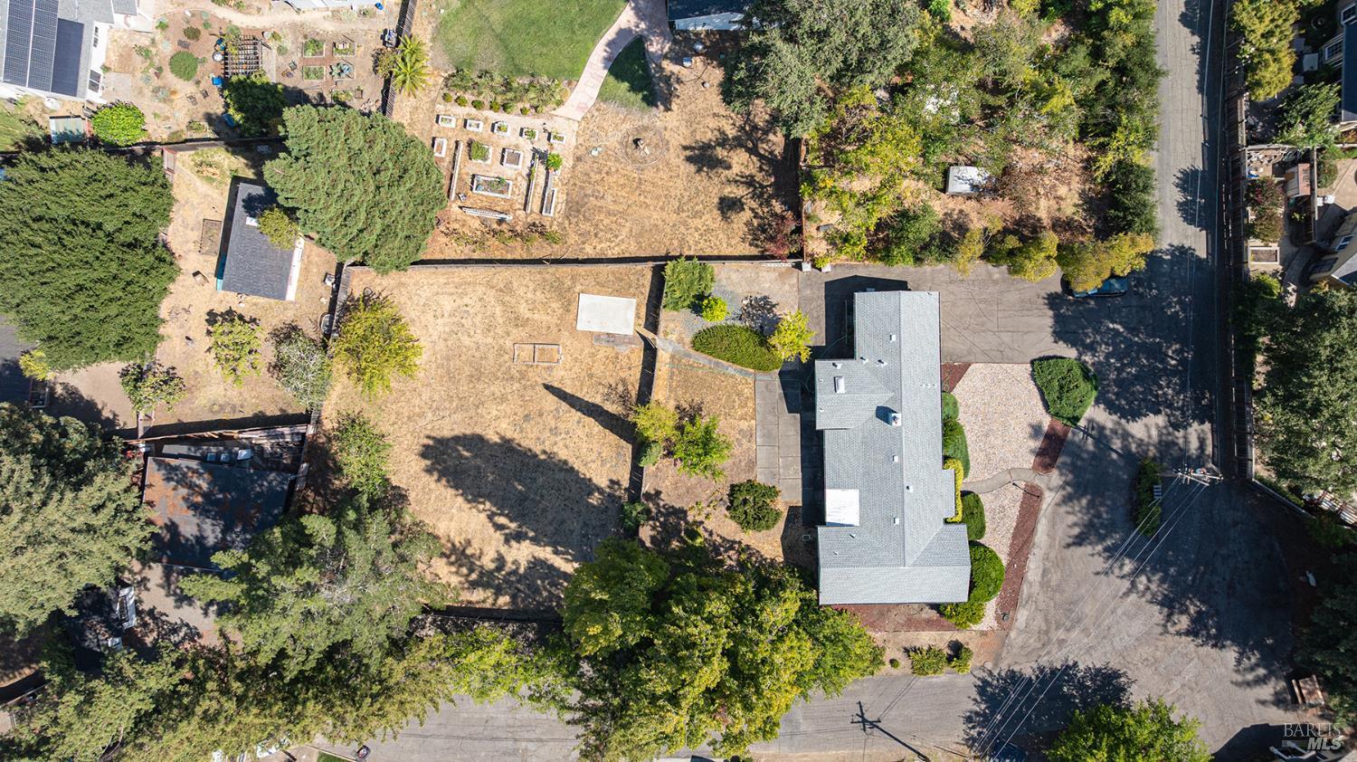 Detail Gallery Image 30 of 38 For 1016 Mccormick Ln, Napa,  CA 94558 - 4 Beds | 2 Baths