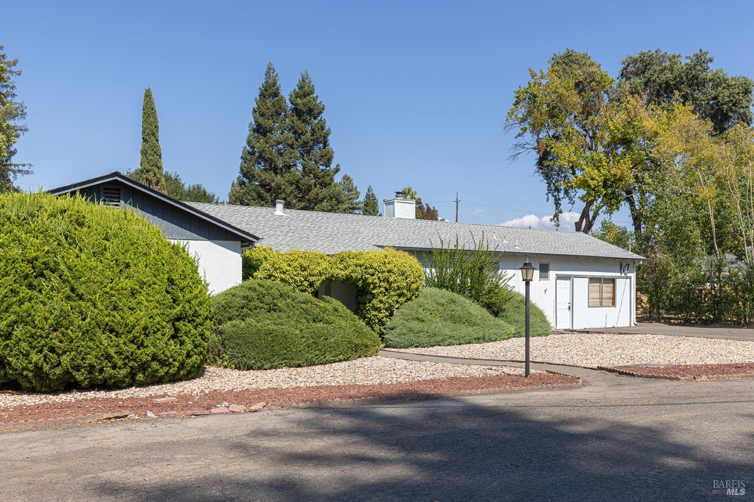 Detail Gallery Image 2 of 38 For 1016 Mccormick Ln, Napa,  CA 94558 - 4 Beds | 2 Baths