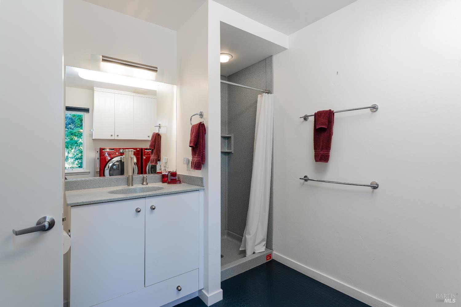 Detail Gallery Image 29 of 86 For 8301 West Side Potter Valley Rd, Potter Valley,  CA 95469 - 2 Beds | 3 Baths