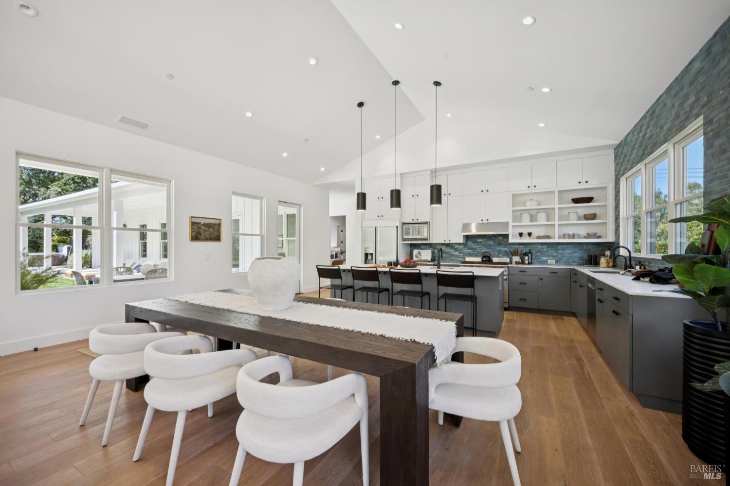 Detail Gallery Image 17 of 96 For 20685 5th St, Sonoma,  CA 95476 - 3 Beds | 3/1 Baths