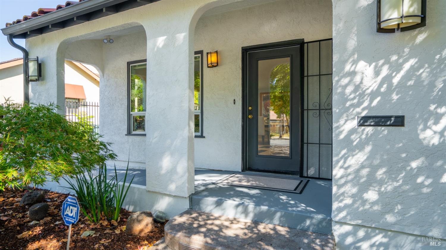 Detail Gallery Image 4 of 75 For 1308 Amador St, Vallejo,  CA 94590 - 3 Beds | 2 Baths