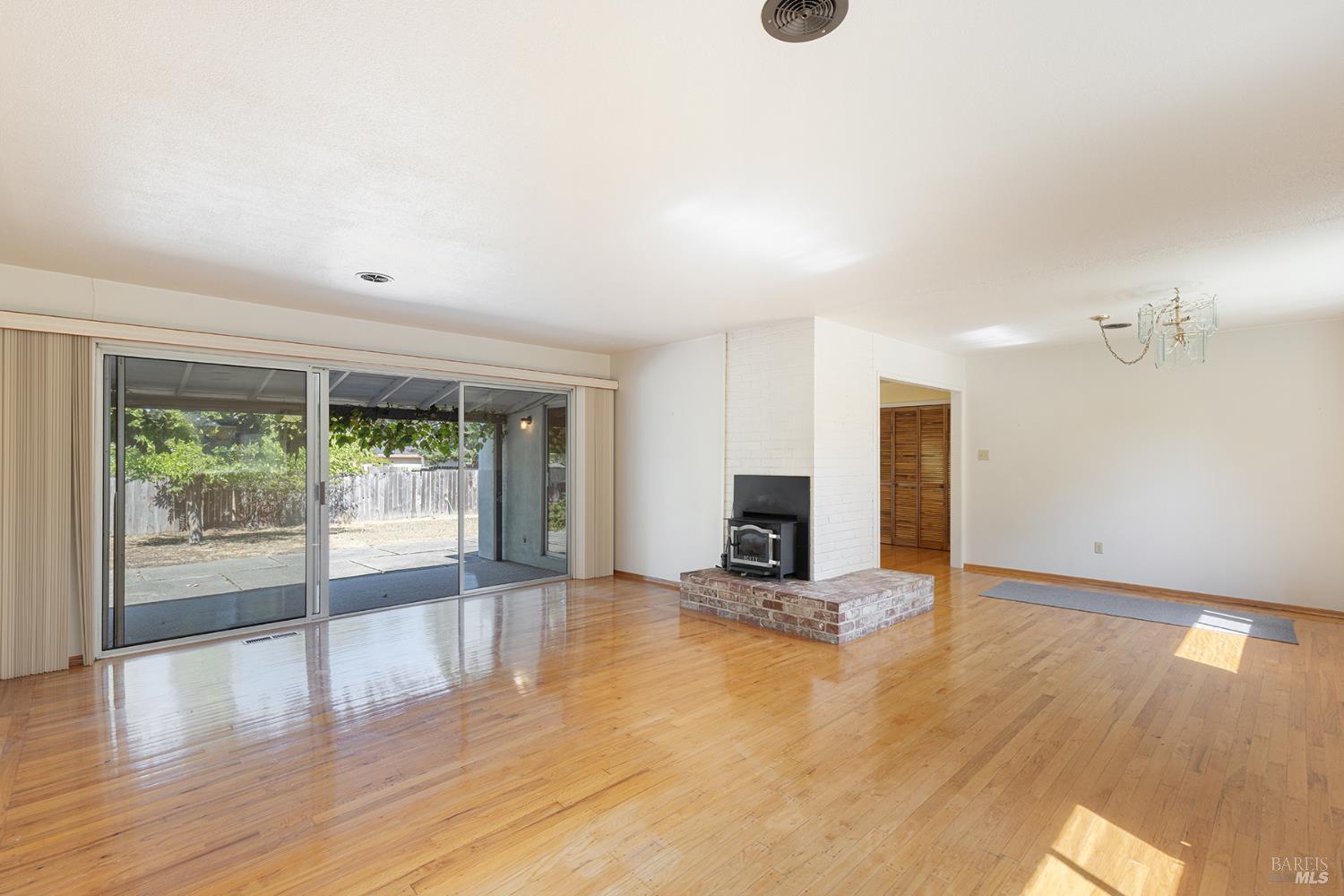Detail Gallery Image 6 of 38 For 1016 Mccormick Ln, Napa,  CA 94558 - 4 Beds | 2 Baths